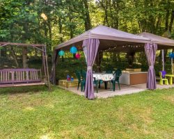 2e terras met zwembad