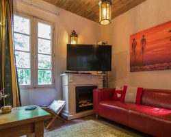 Woonkamer met tv hoek